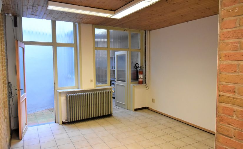 Commercial groundfloor for rent in Bruges