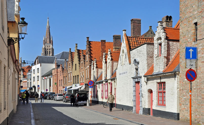 Commercieel gelijkvloers te huur in Brugge